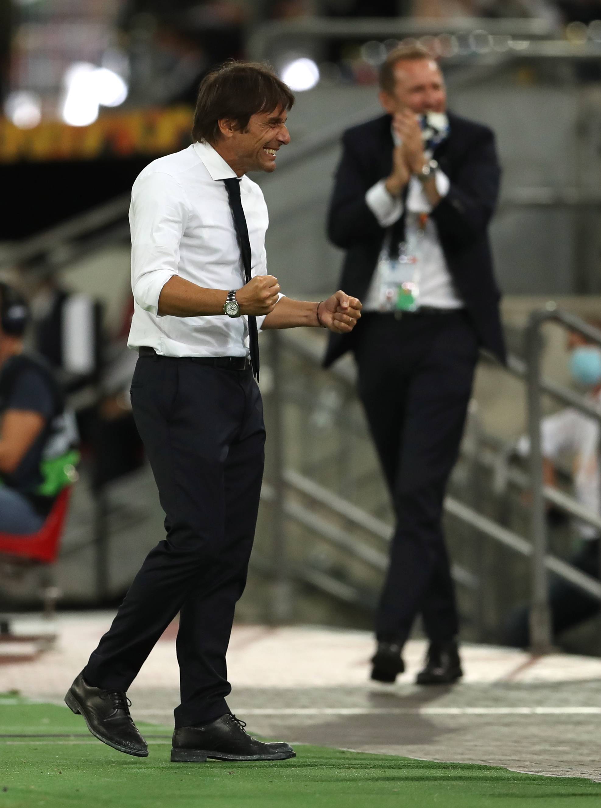 足球赌注软件：足球——欧联杯:国际米兰晋级决赛(图12)